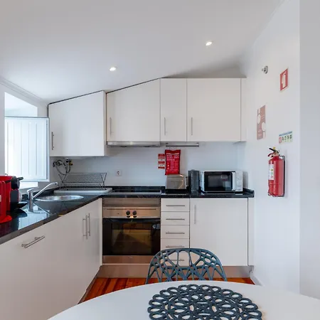 Marmel 1 Rossio Santana Com Varanda * Lissabon